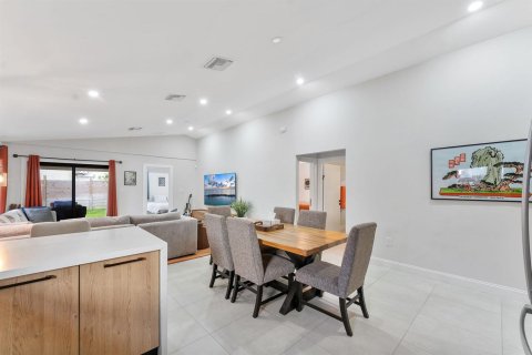 Villa ou maison à vendre à West Palm Beach, Floride: 4 chambres, 167.87 m2 № 2409564 - photo 6