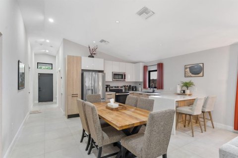 Villa ou maison à vendre à West Palm Beach, Floride: 4 chambres, 167.87 m2 № 2409564 - photo 9