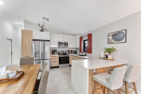 Villa ou maison à vendre à West Palm Beach, Floride: 4 chambres, 167.87 m2 № 2409564 - photo 7