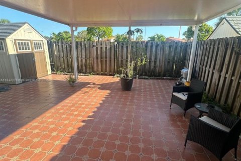 Villa ou maison à vendre à Miami, Floride: 3 chambres, 121.52 m2 № 1821897 - photo 13