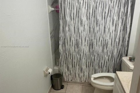 Villa ou maison à vendre à Miami, Floride: 3 chambres, 121.52 m2 № 1821897 - photo 12