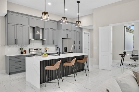 Casa en venta en Cape Coral, Florida, 3 dormitorios, 197.97 m2 № 1984320 - foto 10