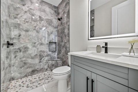 Casa en venta en Cape Coral, Florida, 3 dormitorios, 197.97 m2 № 1984320 - foto 23