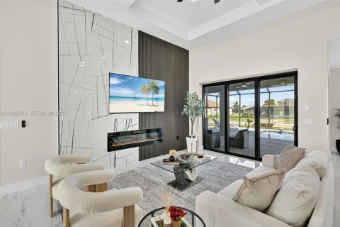 Casa en venta en Cape Coral, Florida, 3 dormitorios, 197.97 m2 № 1984320 - foto 4