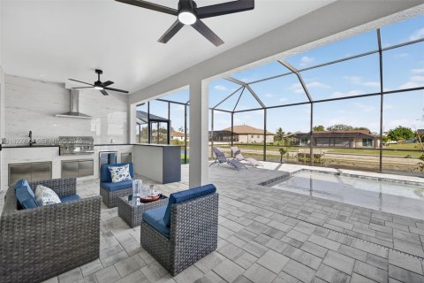 Casa en venta en Cape Coral, Florida, 3 dormitorios, 197.97 m2 № 1984320 - foto 28