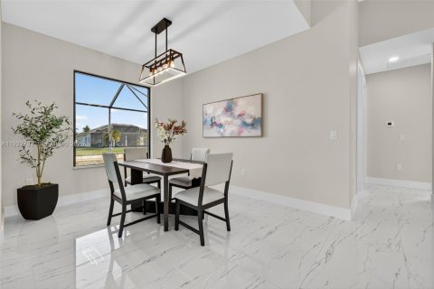 Casa en venta en Cape Coral, Florida, 3 dormitorios, 197.97 m2 № 1984320 - foto 8