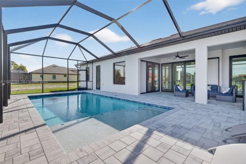 Casa en venta en Cape Coral, Florida, 3 dormitorios, 197.97 m2 № 1984320 - foto 30