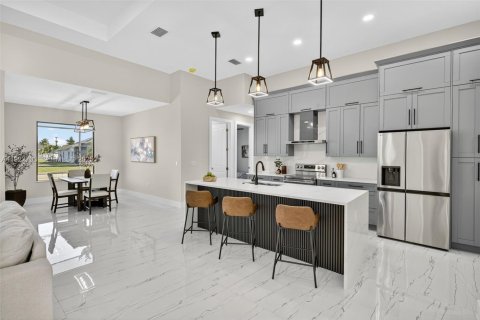 Casa en venta en Cape Coral, Florida, 3 dormitorios, 197.97 m2 № 1984320 - foto 14