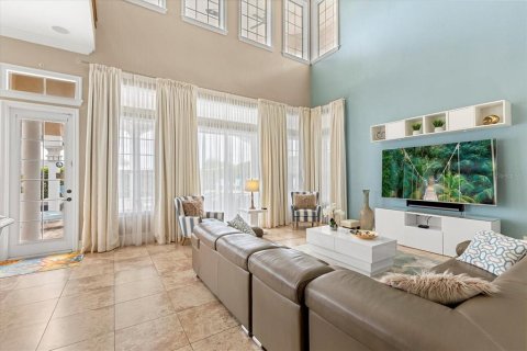 House in Four Corners, Florida 5 bedrooms, 438.22 sq.m. № 1591594 - photo 13