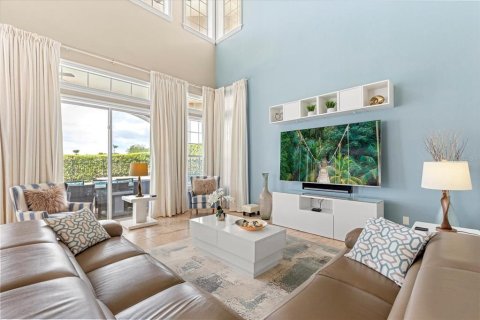 House in Four Corners, Florida 5 bedrooms, 438.22 sq.m. № 1591594 - photo 14