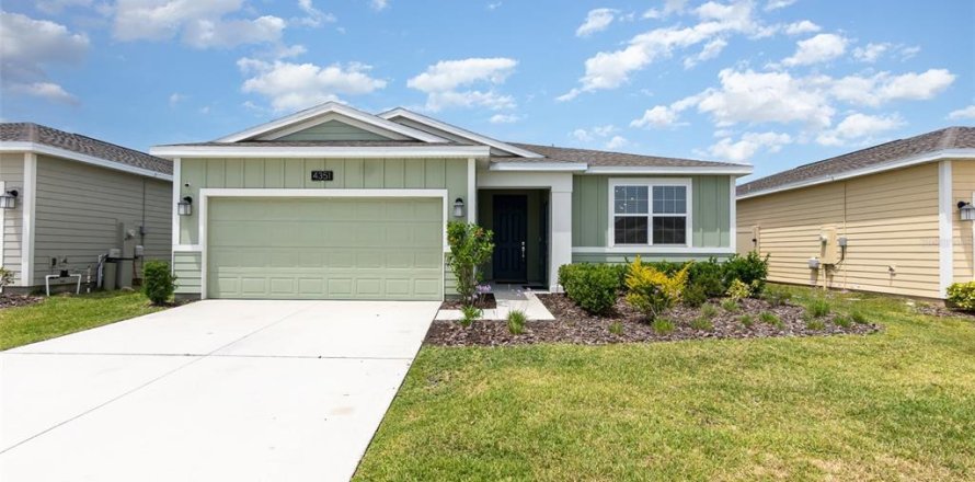 House in Kissimmee, Florida 4 bedrooms, 196.49 sq.m. № 1654066