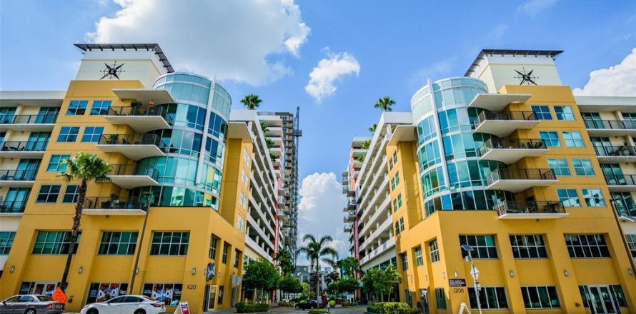 Condo à Tampa, Floride, 2 chambres  № 2109320