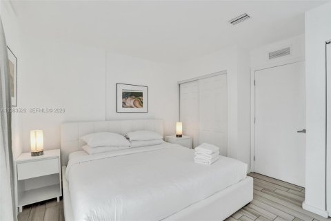 Condominio en venta en Miami, Florida, 1 dormitorio, 59.55 m2 № 2047999 - foto 18