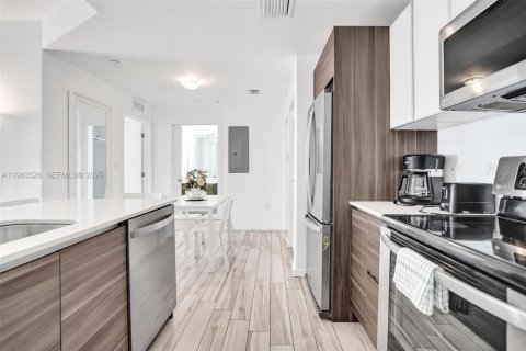 Condominio en venta en Miami, Florida, 1 dormitorio, 59.55 m2 № 2047999 - foto 3