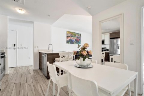 Condominio en venta en Miami, Florida, 1 dormitorio, 59.55 m2 № 2047999 - foto 8