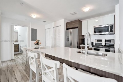 Condominio en venta en Miami, Florida, 1 dormitorio, 59.55 m2 № 2047999 - foto 5
