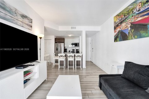 Condominio en venta en Miami, Florida, 1 dormitorio, 59.55 m2 № 2047999 - foto 12