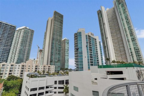 Condominio en venta en Miami, Florida, 1 dormitorio, 59.55 m2 № 2047999 - foto 24