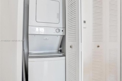 Condominio en venta en Miami, Florida, 1 dormitorio, 59.55 m2 № 2047999 - foto 21