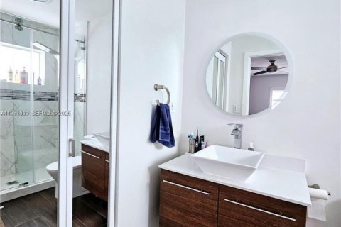 House in Miami, Florida 3 bedrooms, 180.23 sq.m. № 2043368 - photo 29