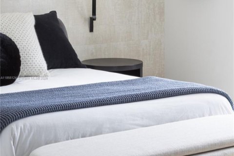 Condo in Miami, Florida, 1 bedroom  № 1892069 - photo 14