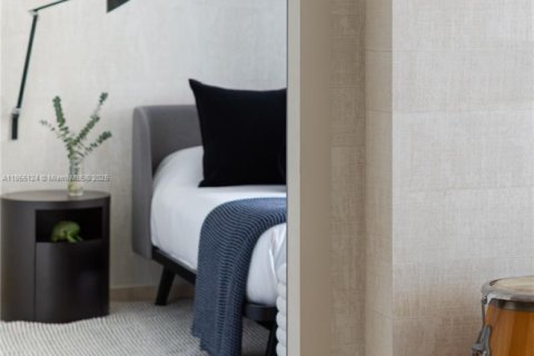 Condo in Miami, Florida, 1 bedroom  № 1892069 - photo 16