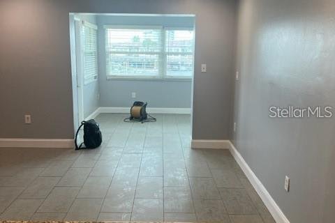 Condo in New Port Richey, Florida, 1 bedroom  № 1908792 - photo 11