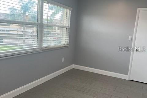 Condo in New Port Richey, Florida, 1 bedroom  № 1908792 - photo 15