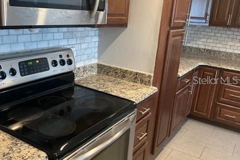 Condo in New Port Richey, Florida, 1 bedroom  № 1908792 - photo 9