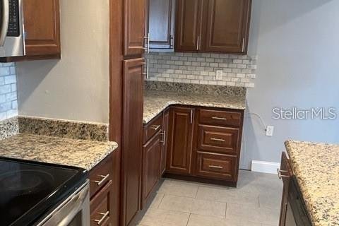 Condo in New Port Richey, Florida, 1 bedroom  № 1908792 - photo 8