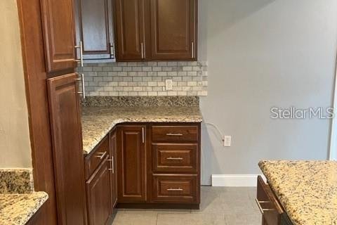 Condo in New Port Richey, Florida, 1 bedroom  № 1908792 - photo 10