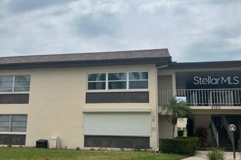 Condo in New Port Richey, Florida, 1 bedroom  № 1908792 - photo 2