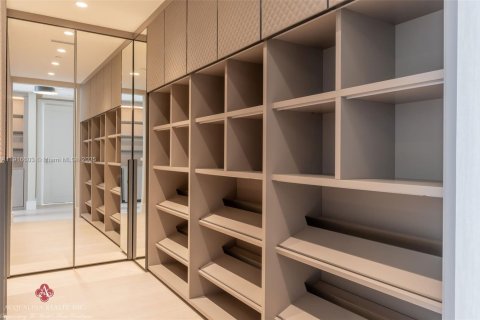Купить кондоминиум в Санни-Айлс-Бич, Флорида 4 спальни, 407.38м2, № 2082524 - фото 10