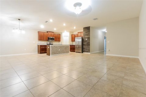Casa en alquiler en Riverview, Florida, 4 dormitorios, 178.19 m2 № 1905953 - foto 2
