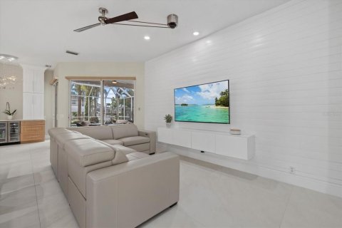 House in Bradenton, Florida 4 bedrooms, 214.05 sq.m. № 1834620 - photo 13