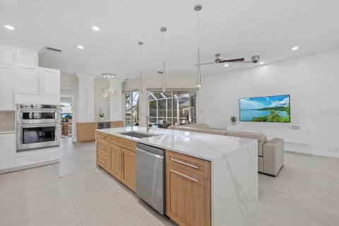 House in Bradenton, Florida 4 bedrooms, 214.05 sq.m. № 1834620 - photo 17