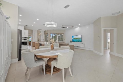 House in Bradenton, Florida 4 bedrooms, 214.05 sq.m. № 1834620 - photo 12