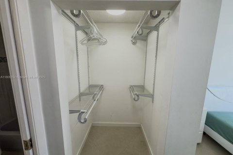 Condo in Pembroke Pines, Florida, 1 bedroom  № 1748977 - photo 20
