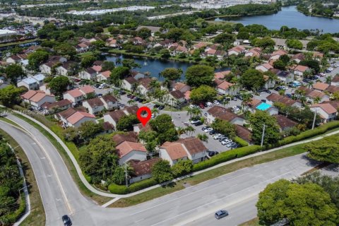 Condo in Pembroke Pines, Florida, 1 bedroom  № 1748977 - photo 6