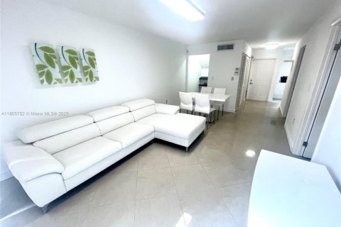 Condo in Pembroke Pines, Florida, 1 bedroom  № 1748977 - photo 13