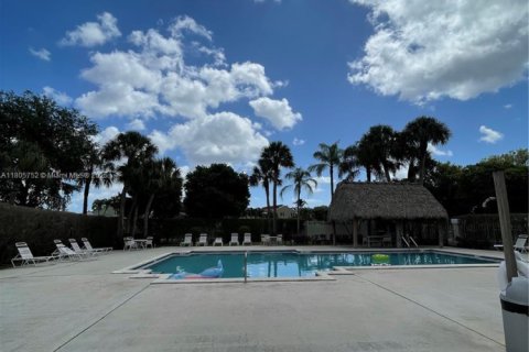 Condo in Pembroke Pines, Florida, 1 bedroom  № 1748977 - photo 28