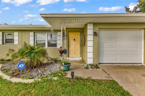 Casa en venta en Port Charlotte, Florida, 2 dormitorios, 110.55 m2 № 1900972 - foto 3