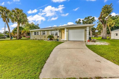 Casa en venta en Port Charlotte, Florida, 2 dormitorios, 110.55 m2 № 1900972 - foto 2
