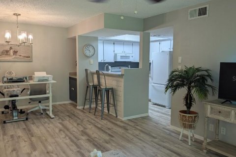 Condo in Port Charlotte, Florida, 1 bedroom  № 1894360 - photo 3