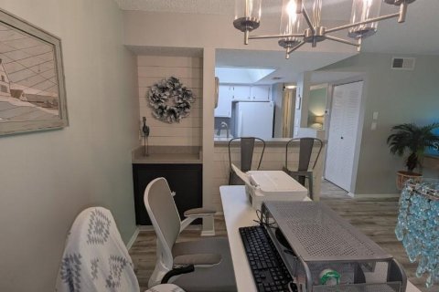 Condo in Port Charlotte, Florida, 1 bedroom  № 1894360 - photo 7