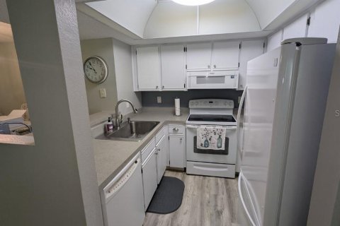 Condo in Port Charlotte, Florida, 1 bedroom  № 1894360 - photo 6