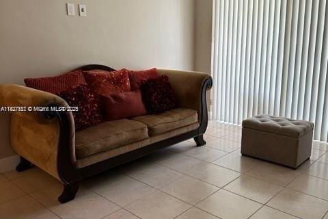 Condominio en alquiler en Miramar, Florida, 1 dormitorio, 55.74 m2 № 1798748 - foto 11