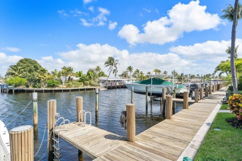Adosado en Pompano Beach, Florida 3 dormitorios, 188.59 m2 № 2179097