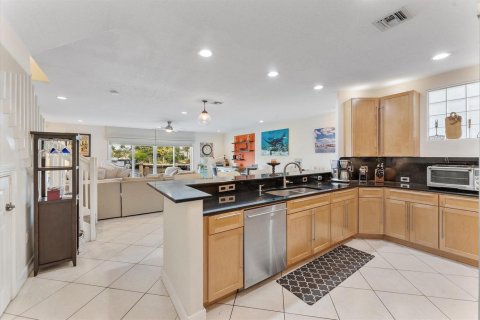 Adosado en venta en Pompano Beach, Florida, 3 dormitorios, 188.59 m2 № 2179097 - foto 15
