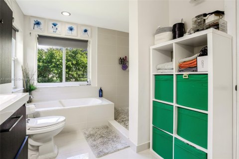 Купить виллу или дом в Уэстон, Флорида 2 спальни, 144.37м2, № 1923229 - фото 24